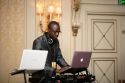 MAST-ER-SONO  DJ (disc Jockey)