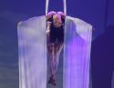 Aerial Adel Artiste de Cirque Performances d'exception